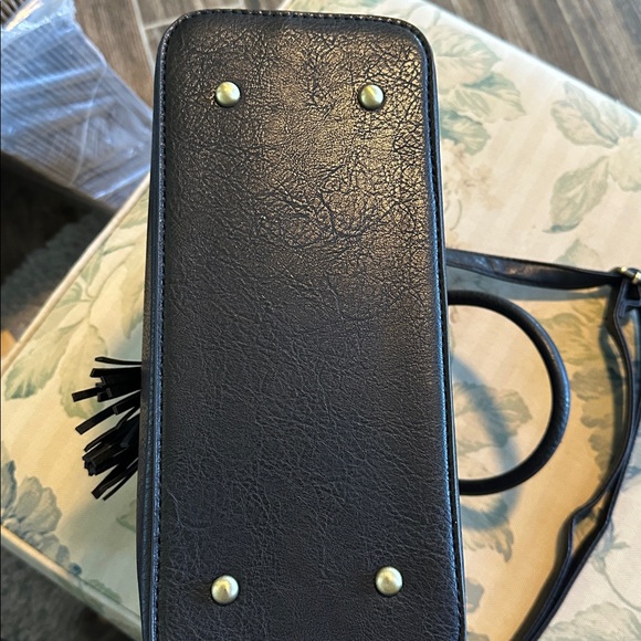 Le Bag Chic Black Tassel Satchel Purse Bag NWT - Picture 5 of 5